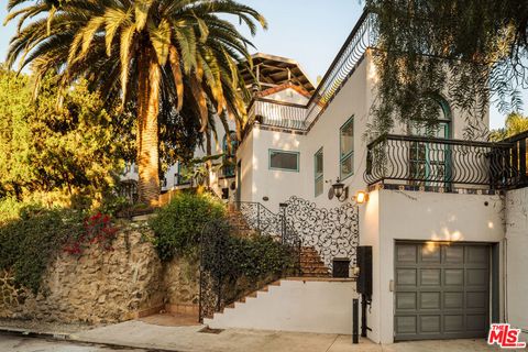 Photo of 2002 N Las Palmas Avenue, Los Angeles, CA 90068 (MLS # 26754005)