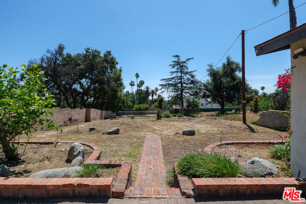 1212 E Palm Street