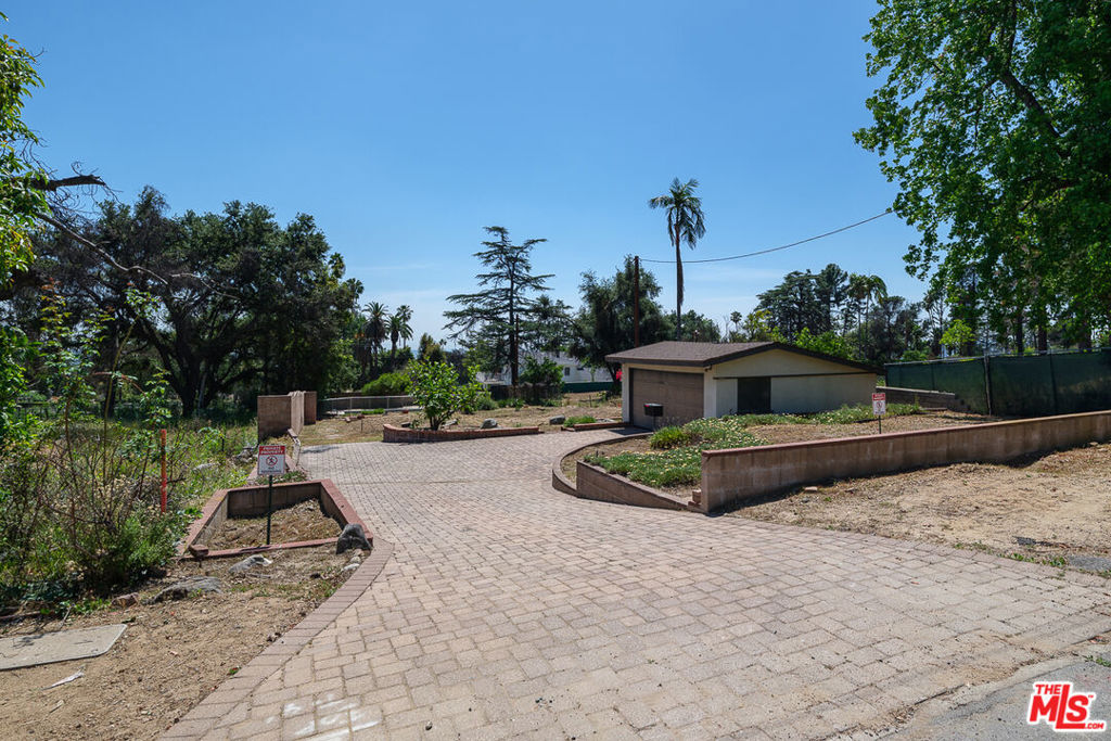 1212 E Palm Street