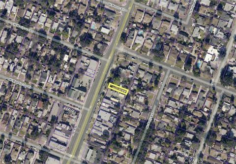 Photo of 2692 Fair Oaks Avenue, Altadena, CA 91001 (MLS # BB25181288) Photo of 2692 Fair Oaks Avenue, Altadena, CA 91001 (MLS # BB25181288)