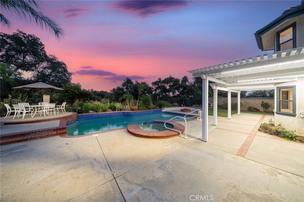 5468 Via de Mansion