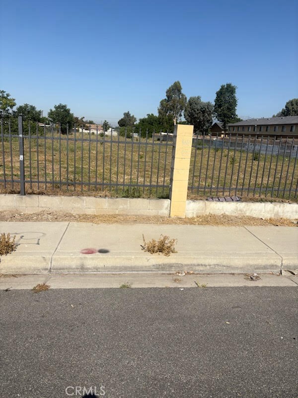 LOCATED IN A WELL ESTAABLISHEDSAN BERNARDINO AREA, SURROUNDED BY SINGLE FAMILY HOMES, AND MULTIPLE DWELLINGS, GREAT LOCATIONS,CLOSE TO AMAZON, SAN BERNARDINO AIRPORT, THIS IS A FLAT/ RECTANGULAR SHAPE LAND. PERFECT AND READY FOR DEVELOPMENT