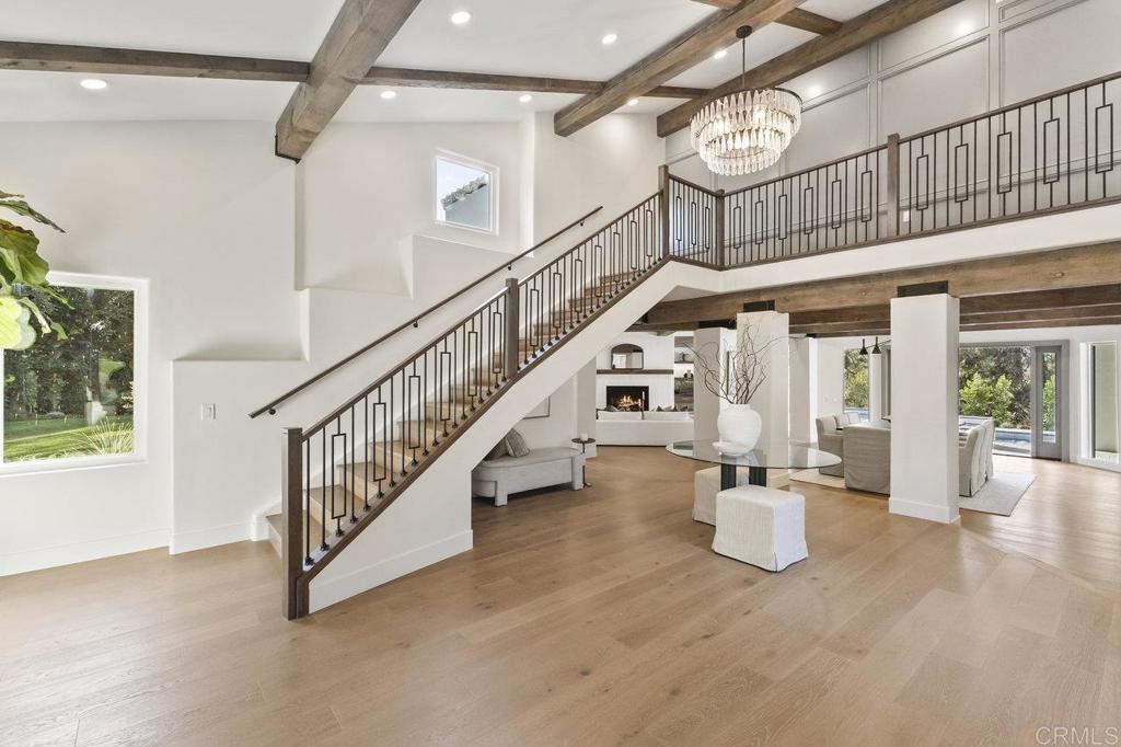 6449 Las Colinas