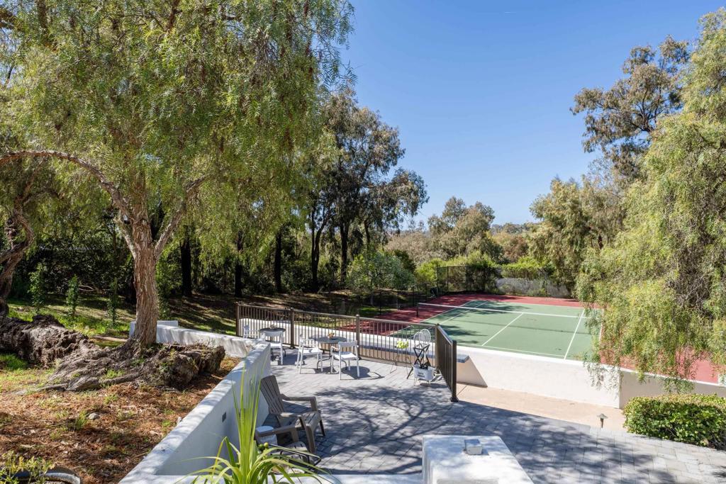 6449 Las Colinas