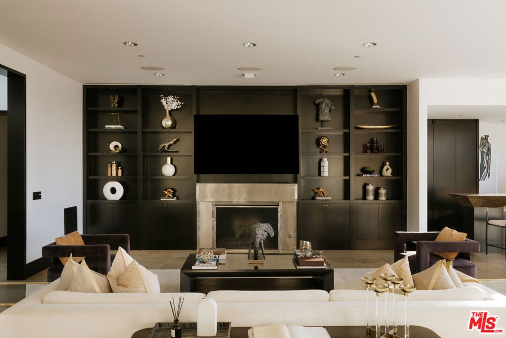 301 Trousdale Place