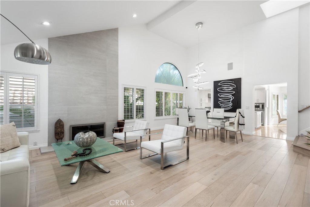 24762 VIA PRADERA