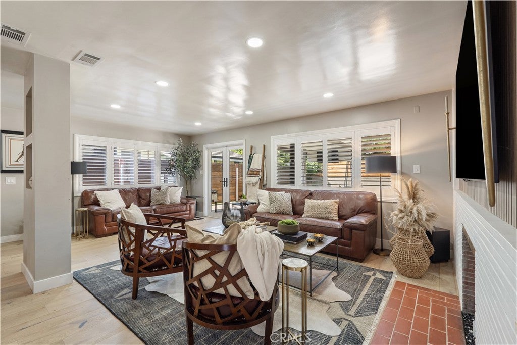 1611 N Greenbrier