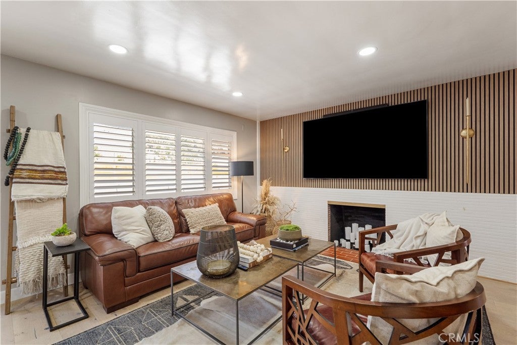 1611 N Greenbrier