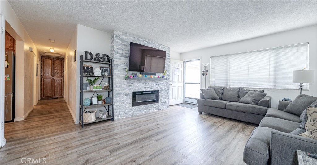 10921 Walnut
