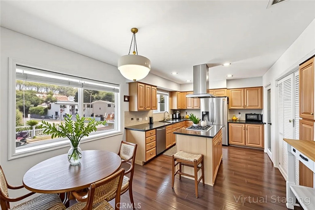 202 Avenida Monterey