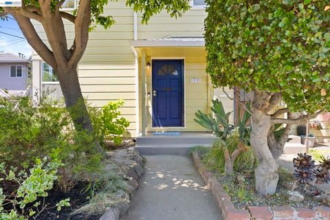 Photo of 1711 3rd Street ST, Alameda, CA 94501 (MLS # 41134618)
