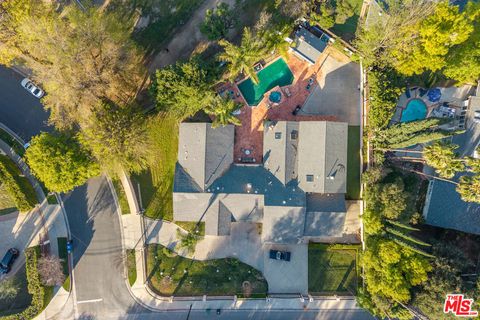 Photo of 19717 Wells Drive, Los Angeles, CA 91364 (MLS # 26844995)