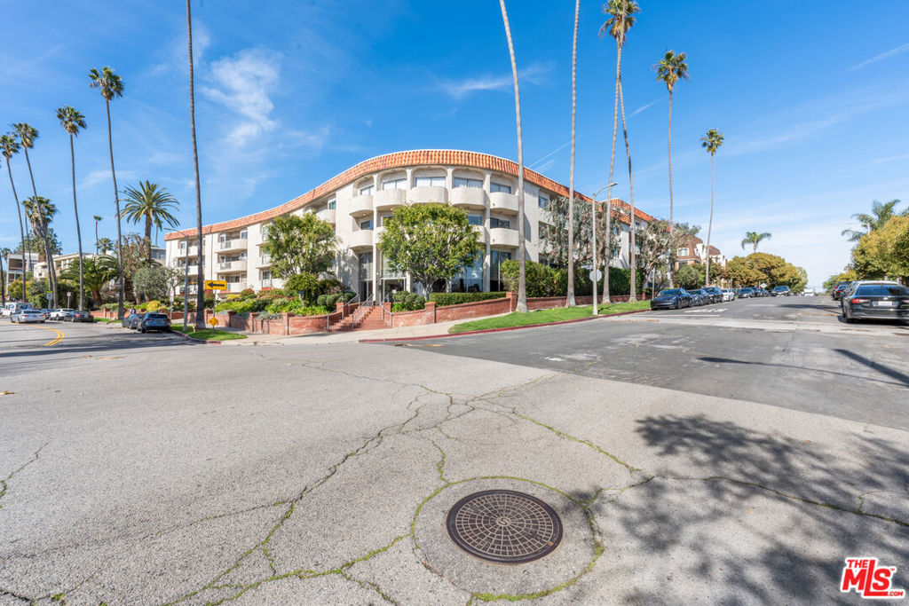 Properties 2 836 S Bundy Drive 300