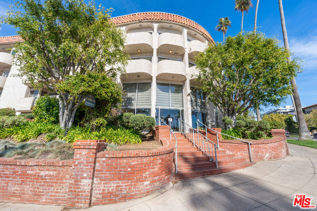Properties 4 836 S Bundy Drive 300