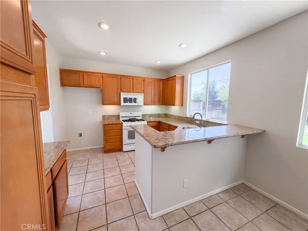 33825 Glenoaks