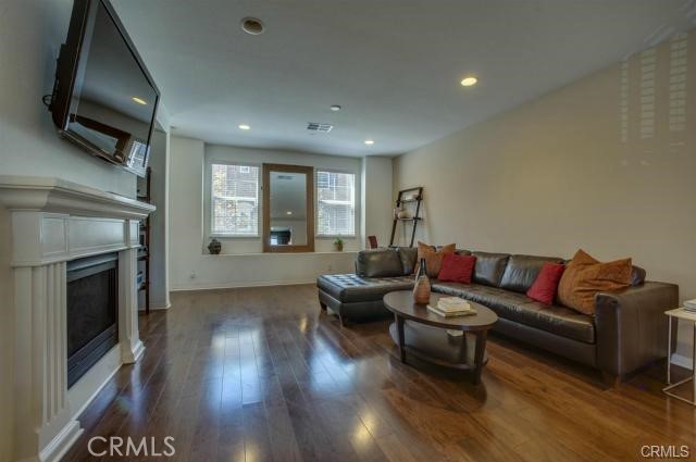 1422 Mayfield Way
