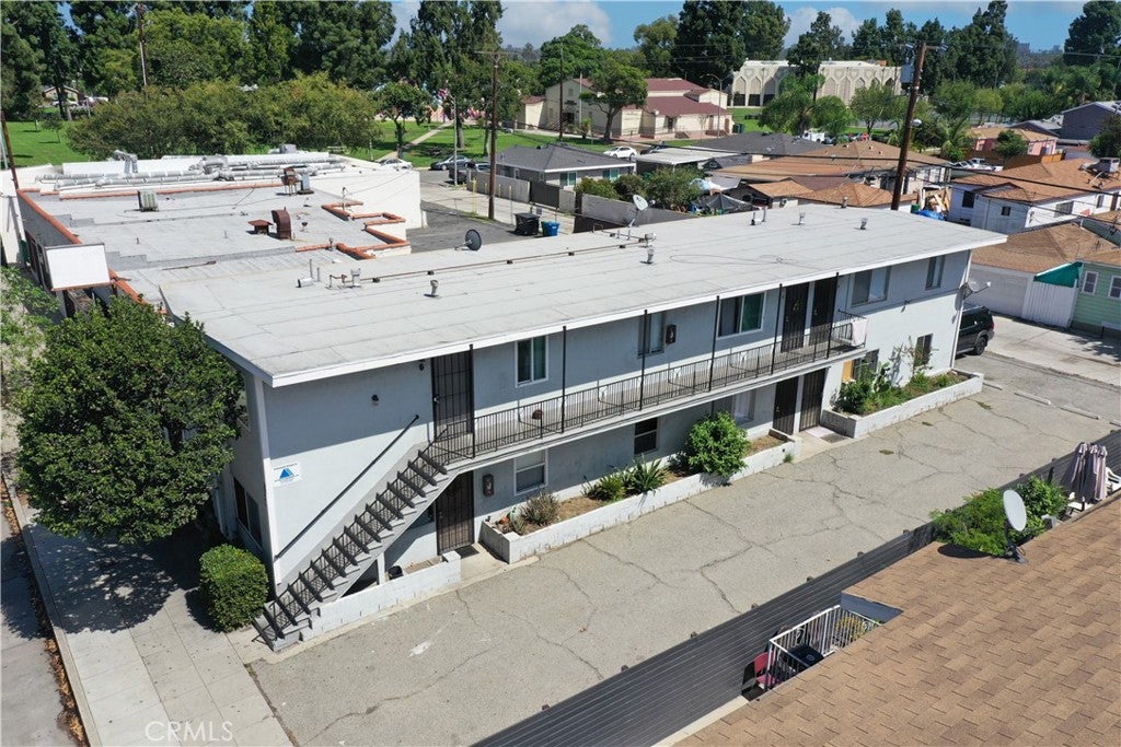3046 Santa Fe Avenue
