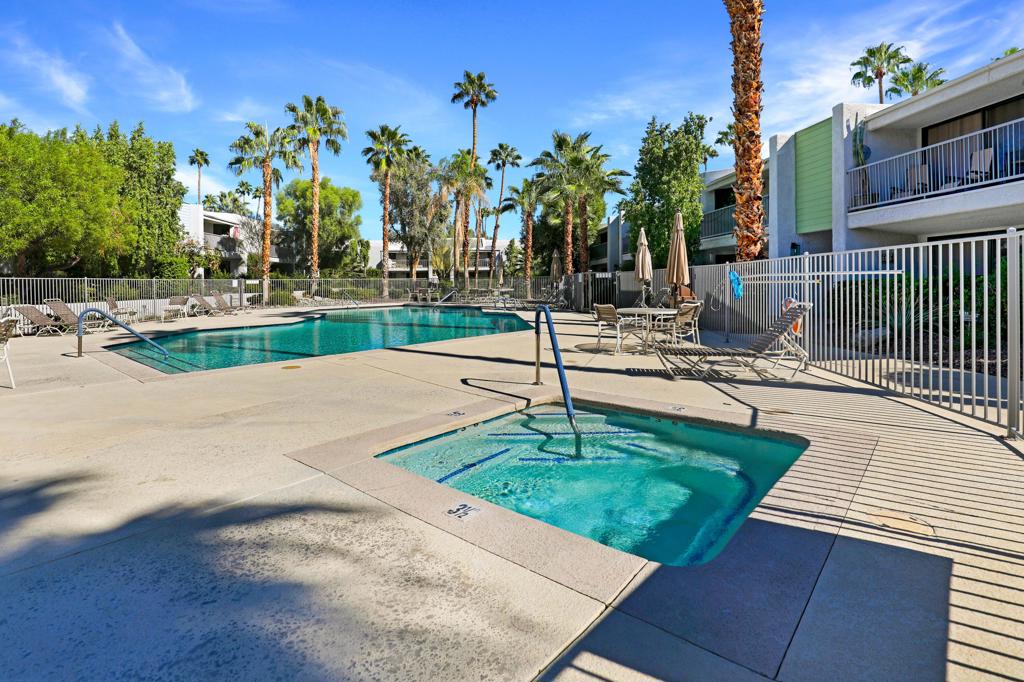 Palm Villas - Residential