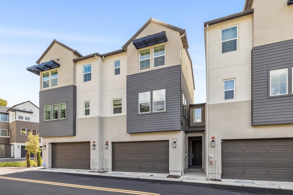 Photo of 28957 28957 Ashwell Ave Ave, Hayward, CA 94544 (MLS # 41124350)