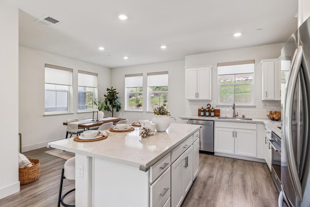 Photo of 28957 28957 Ashwell Ave Ave, Hayward, CA 94544 (MLS # 41124350)