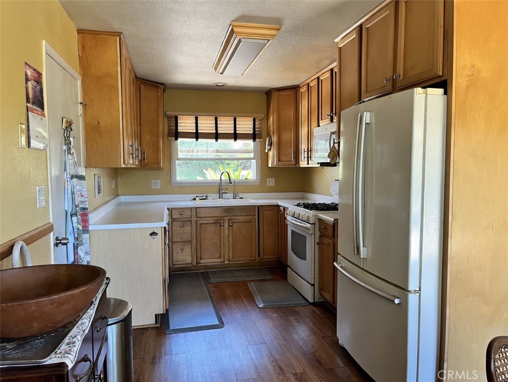 2937 E Barnwell Street