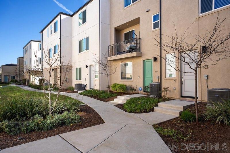 5235 Beachfront Cove #102