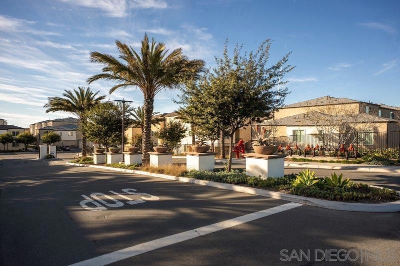 5235 Beachfront Cove #102