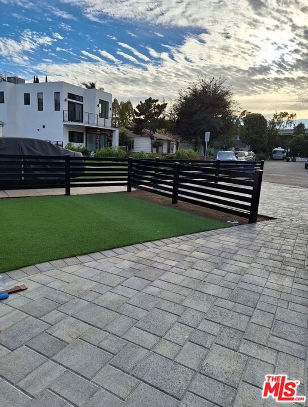 Photo of 2560 Cotner Avenue, Los Angeles, CA 90064 (MLS # 25577419)