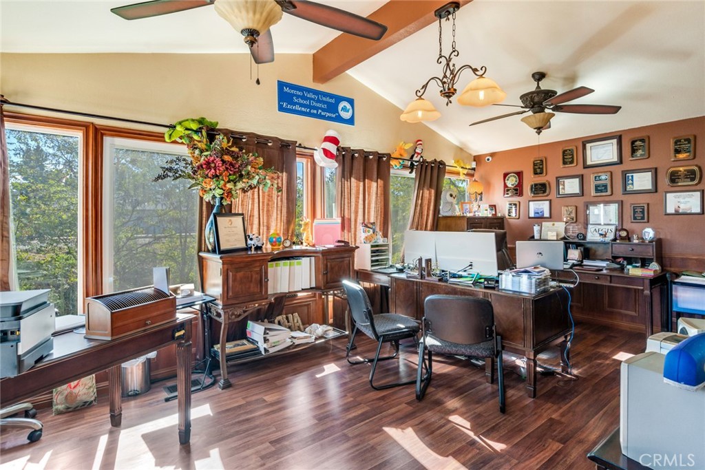 543 W County Line Road