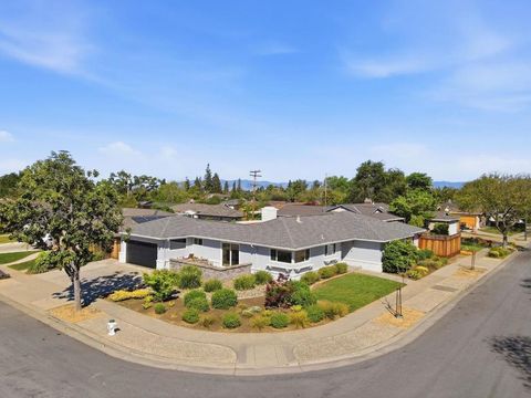 Photo of 1079 The Dalles Avenue, Sunnyvale, CA 94087 (MLS # ML82040270)