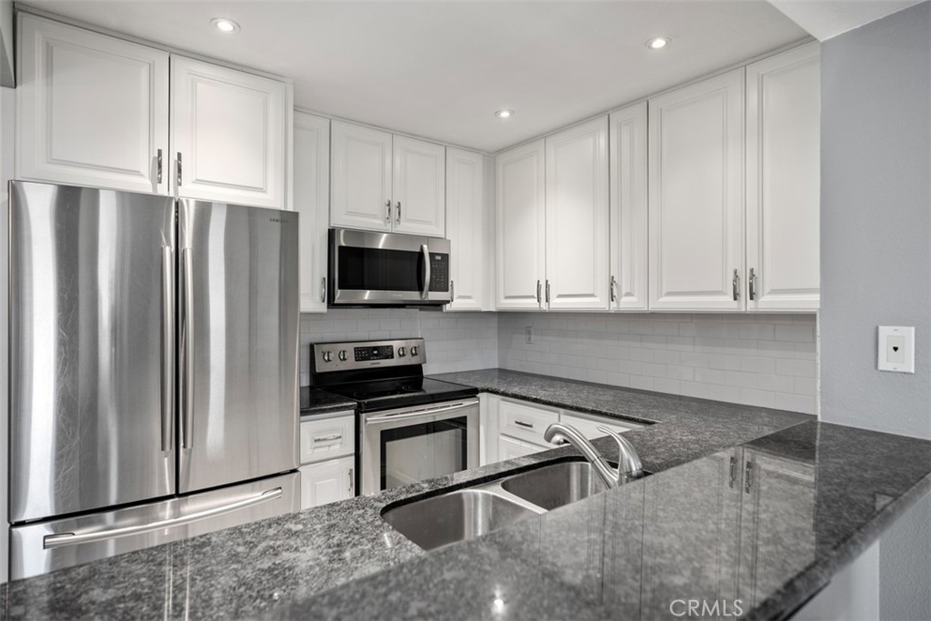 Le Parc (LPC) - Residential Lease