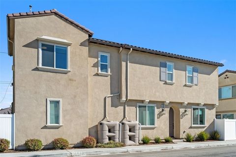 Photo of 1654 W Plaza Del Amo, Torrance, CA 90501 (MLS # WS26041955)