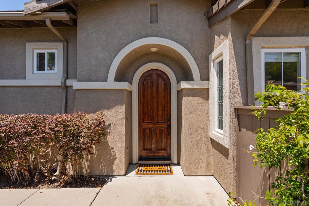 6108 Paseo Valiente