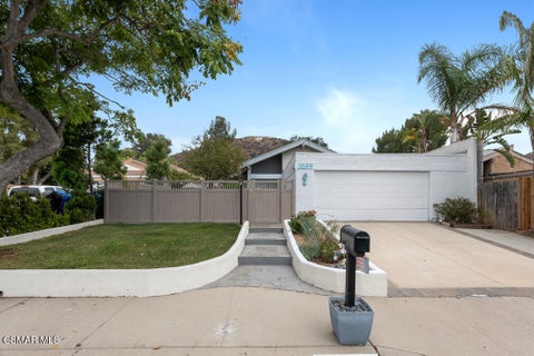 Photo of 3599 Cordova Court, Newbury Park, CA 91320 (MLS # 226004976)
