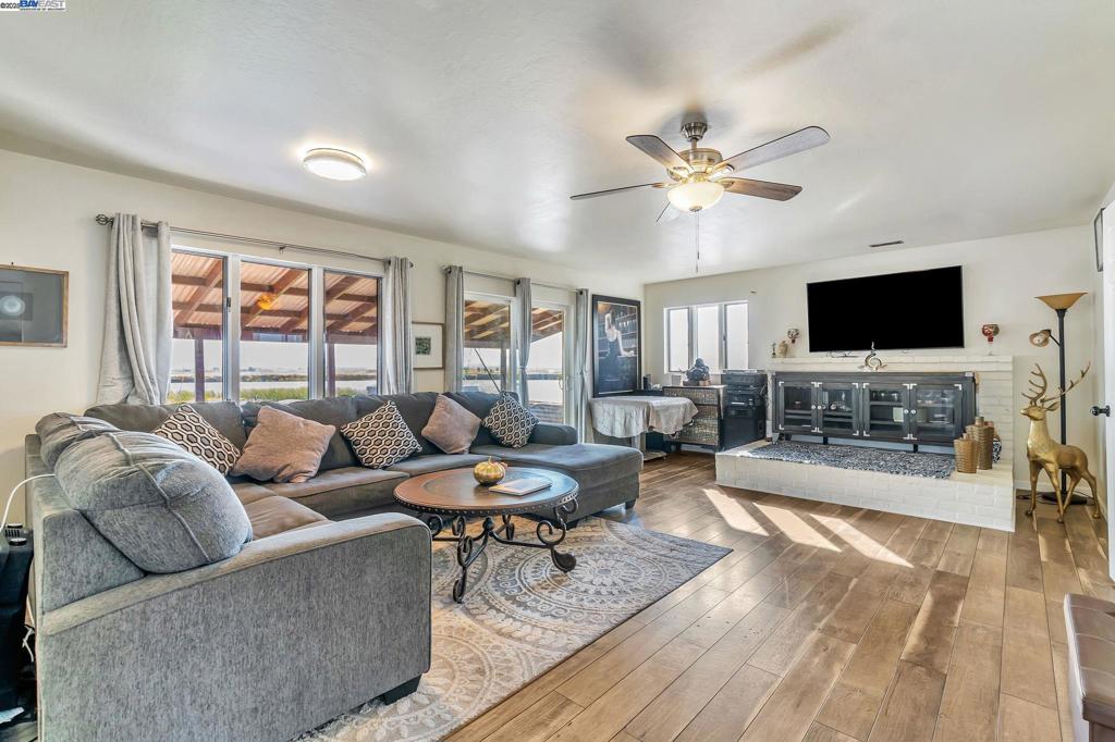 BETHEL ISLAND - Residential