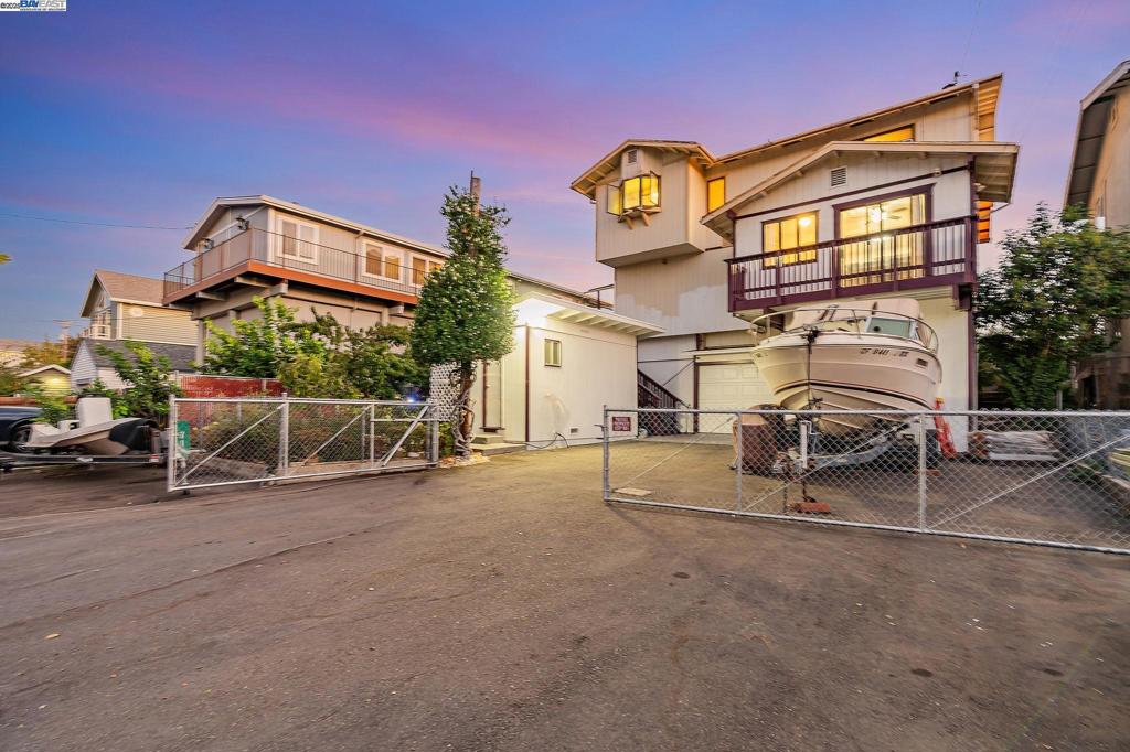 BETHEL ISLAND - Residential
