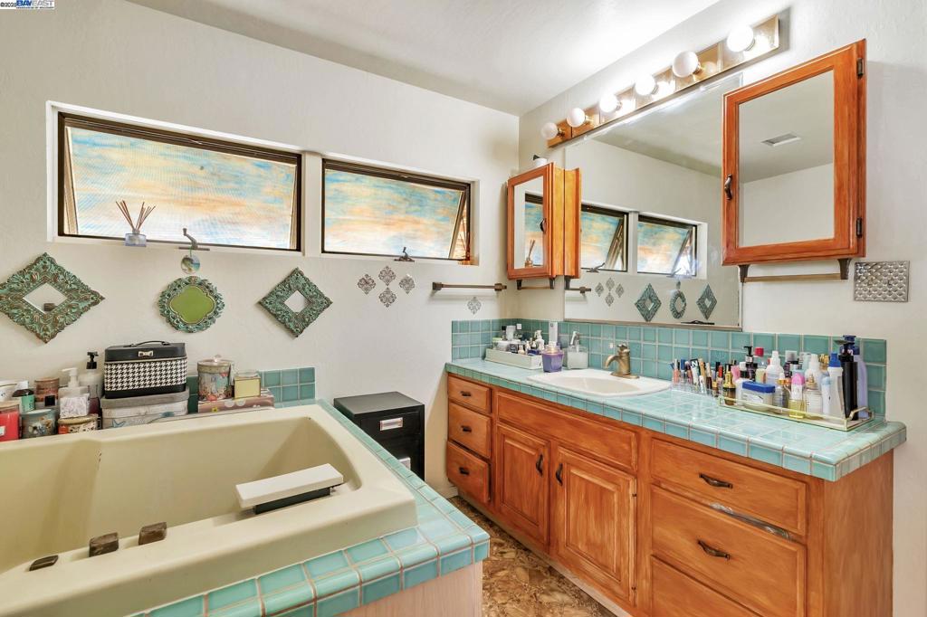 BETHEL ISLAND - Residential