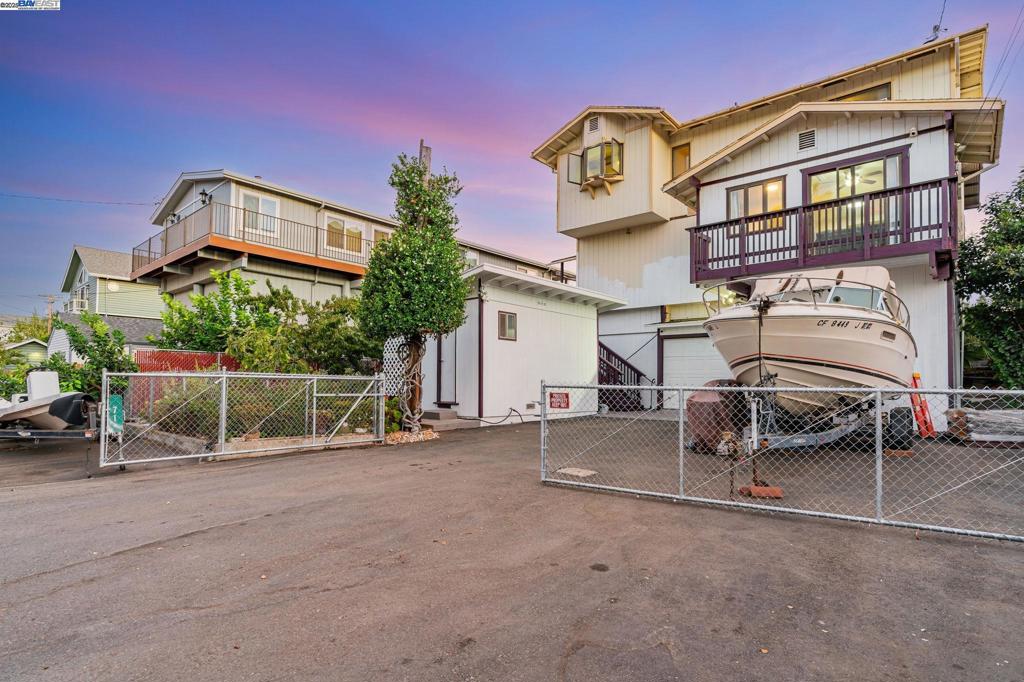 BETHEL ISLAND - Residential