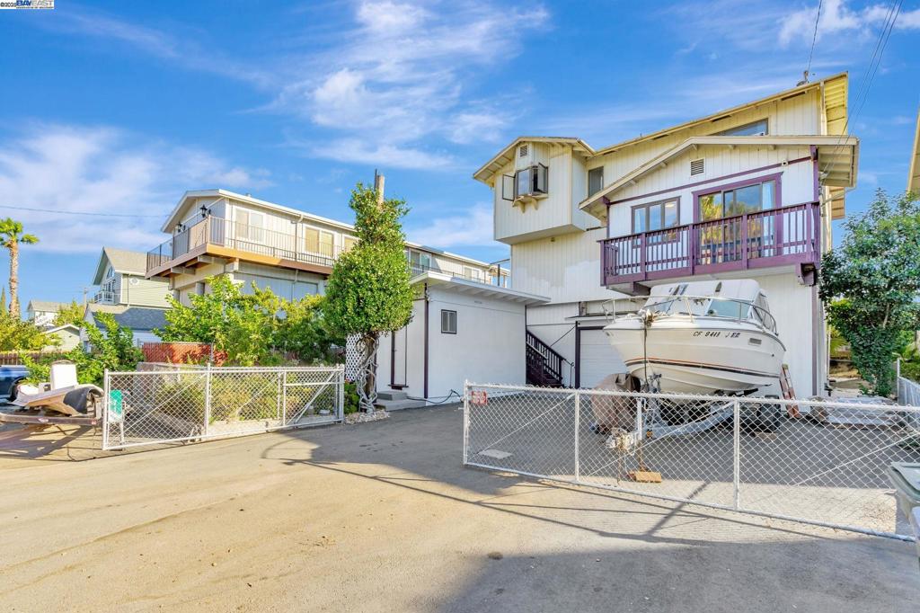 BETHEL ISLAND - Residential