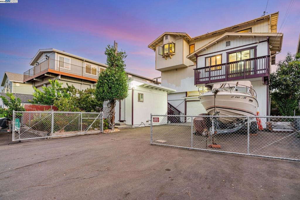 BETHEL ISLAND - Residential