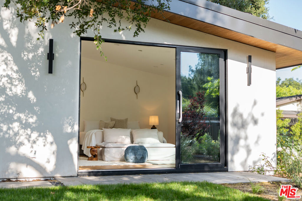 1009 Daly Road