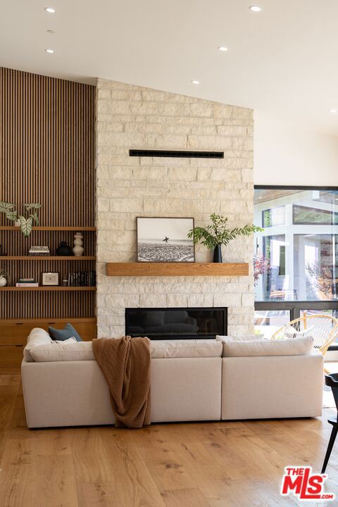 1009 Daly Road
