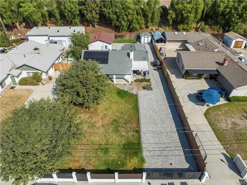 4321 Apricot Road