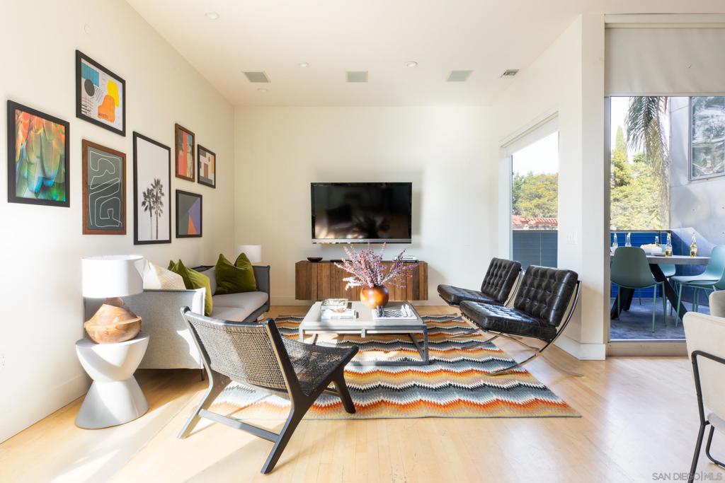 343 W Date St