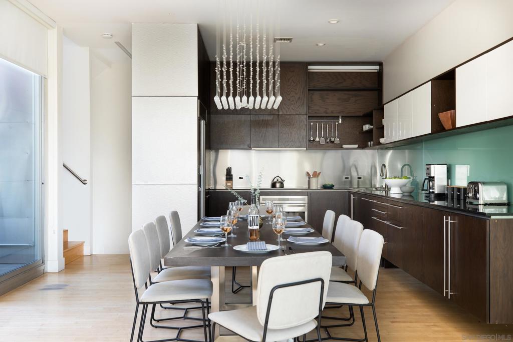 343 W Date St