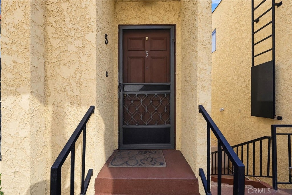 626 S 6th Street 5