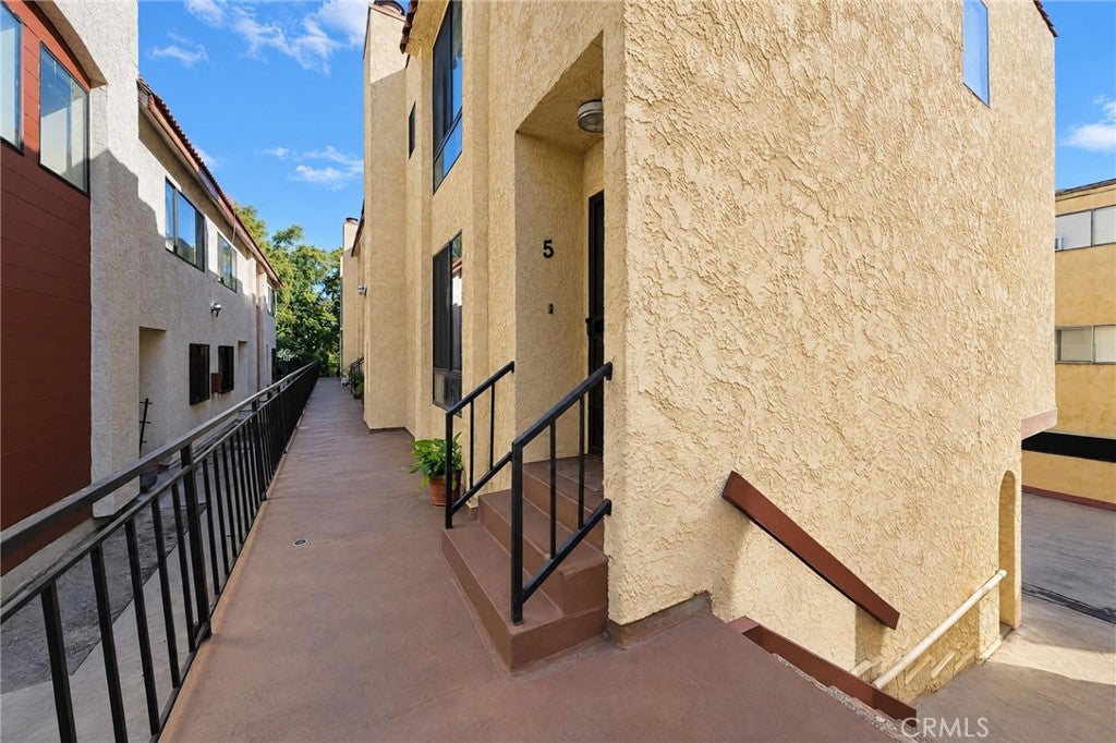 626 S 6th Street 5