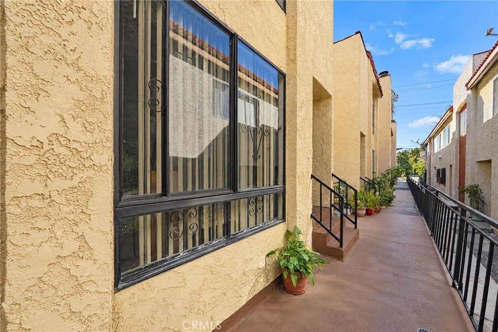 626 S 6th Street 5
