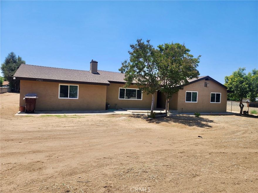 Welcome to this beautifully remodeled modern ranch home! This property offers 3 bedrooms, 3 full baths, and includes two master suites — perfect for multi-generational living or guests. Situated on a 0.78-acre lot, this home blends modern comfort with ranch-style living. Enjoy open spaces, updated finishes, and plenty of room for your horses, RVs, and toys. Lease and experience the best of country living with modern conveniences.