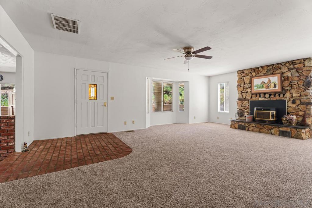 2906 Lakeview Drive